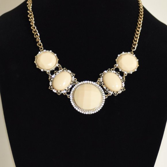 Gold & Off-White Statement Necklace | Excellent Condition - Picture 3 of 6